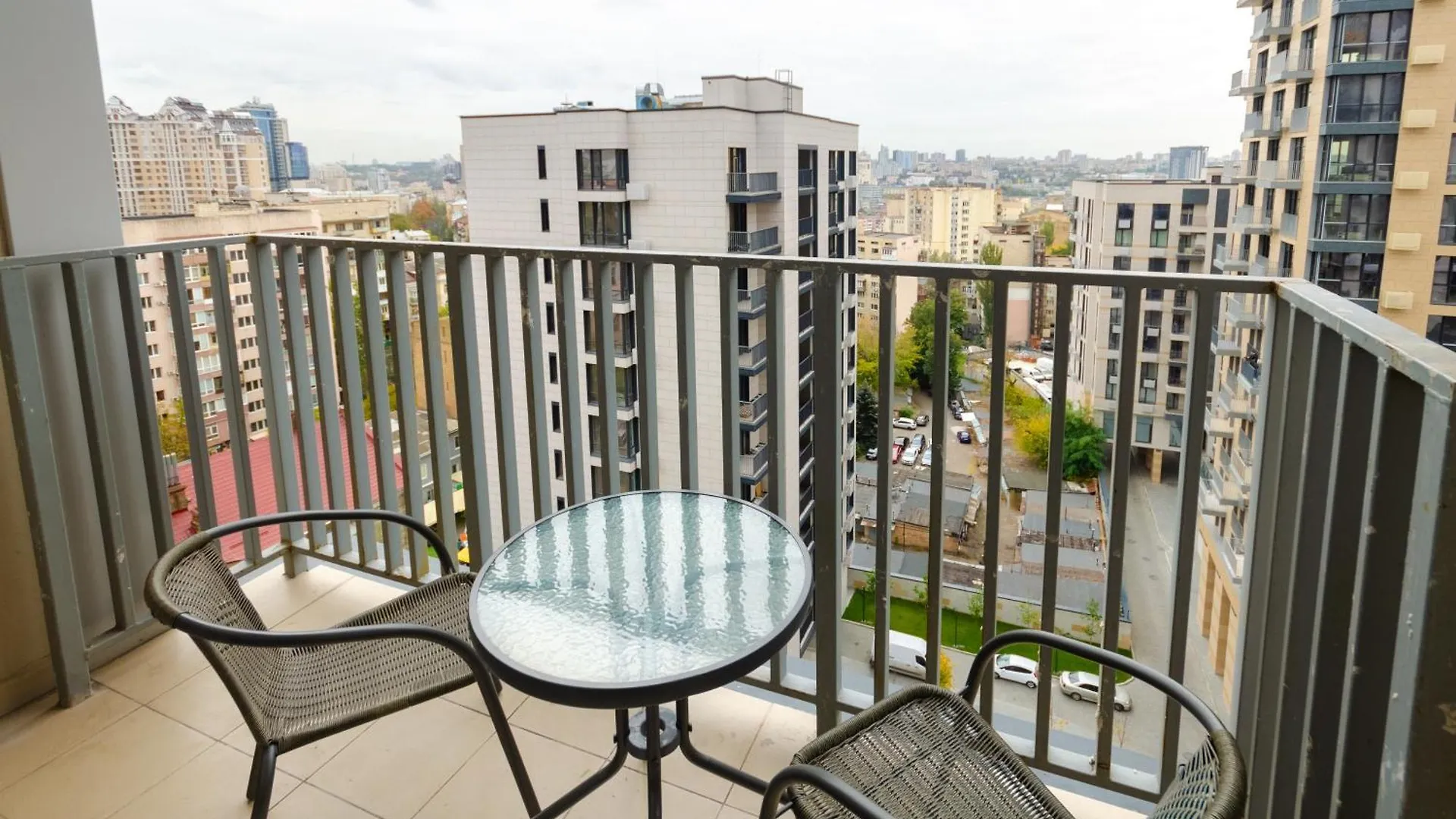 Petrovdom Apartments 12-131A In Rc Yaroslaviv Grad , Bulvarno-Kudriavska 17B Kyjev 0*,