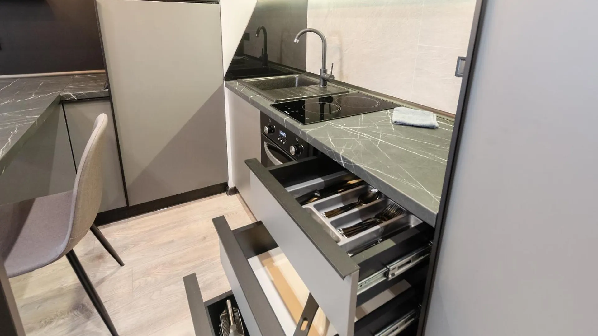 Petrovdom Apartments 12-131A In Rc Yaroslaviv Grad , Bulvarno-Kudriavska 17B Kiew