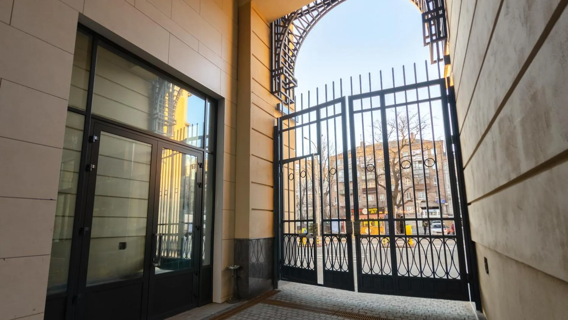 Petrovdom Apartments 12-131A In Rc Yaroslaviv Grad , Bulvarno-Kudriavska 17B 基輔