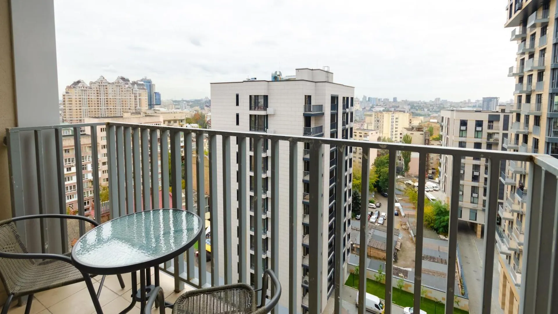 Petrovdom Apartments 12-131A In Rc Yaroslaviv Grad , Bulvarno-Kudriavska 17B 基輔 乌克兰