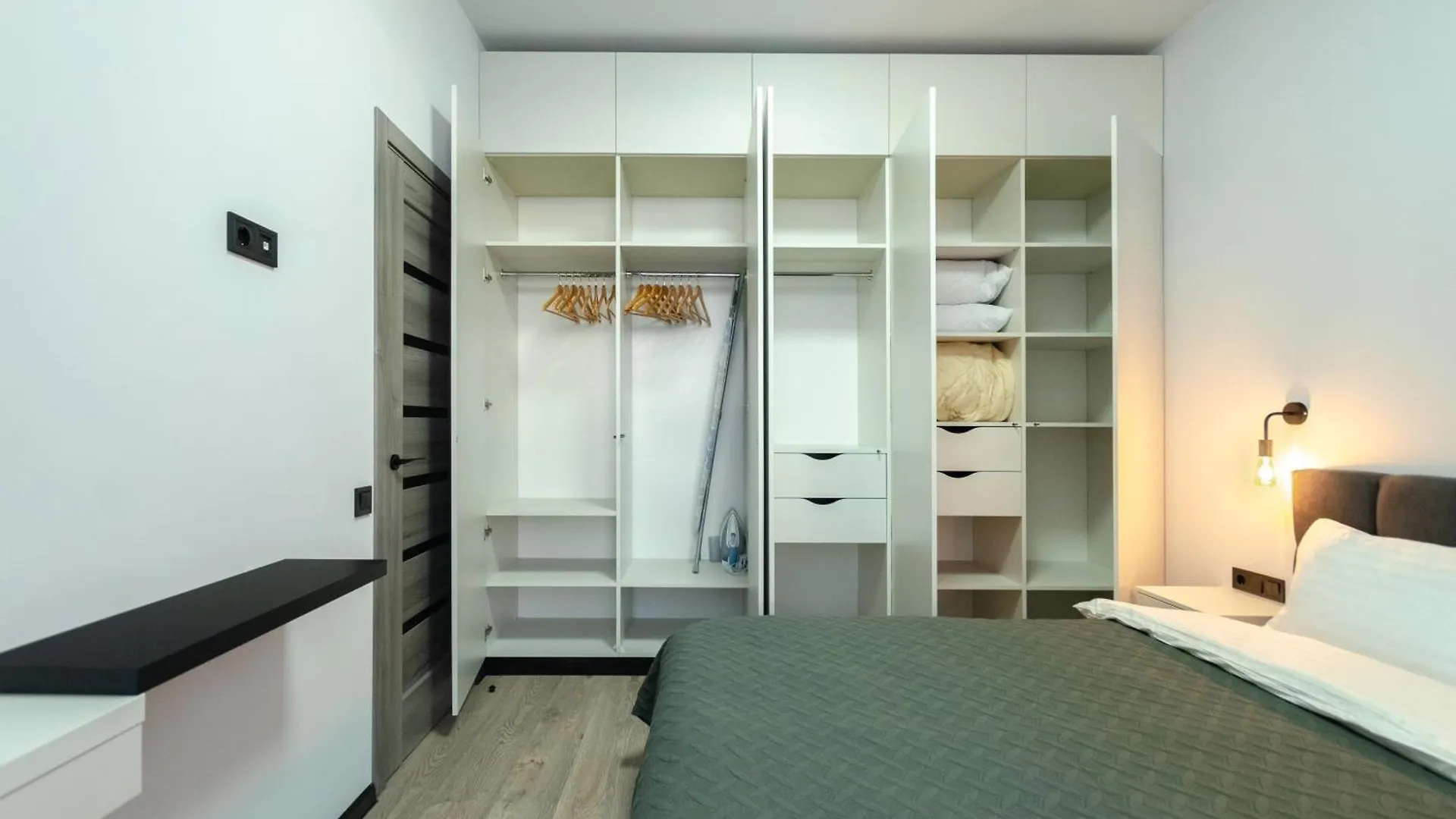 Petrovdom Apartments 12-131A In Rc Yaroslaviv Grad , Bulvarno-Kudriavska 17B 基輔
